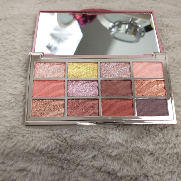 Ciate The Velvet Palette - Picture 2 of 3